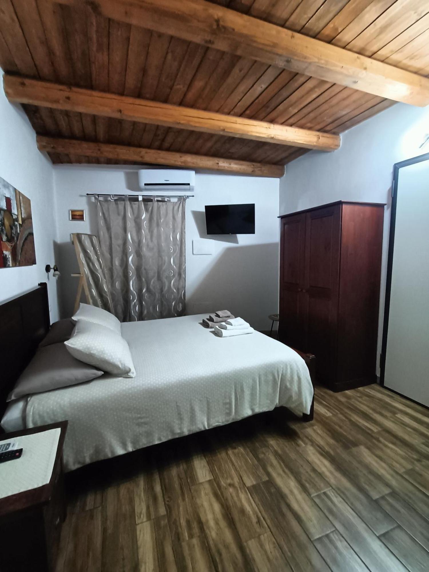 Bed And Breakfast Raggio Di Sole Iglesias Exteriör bild